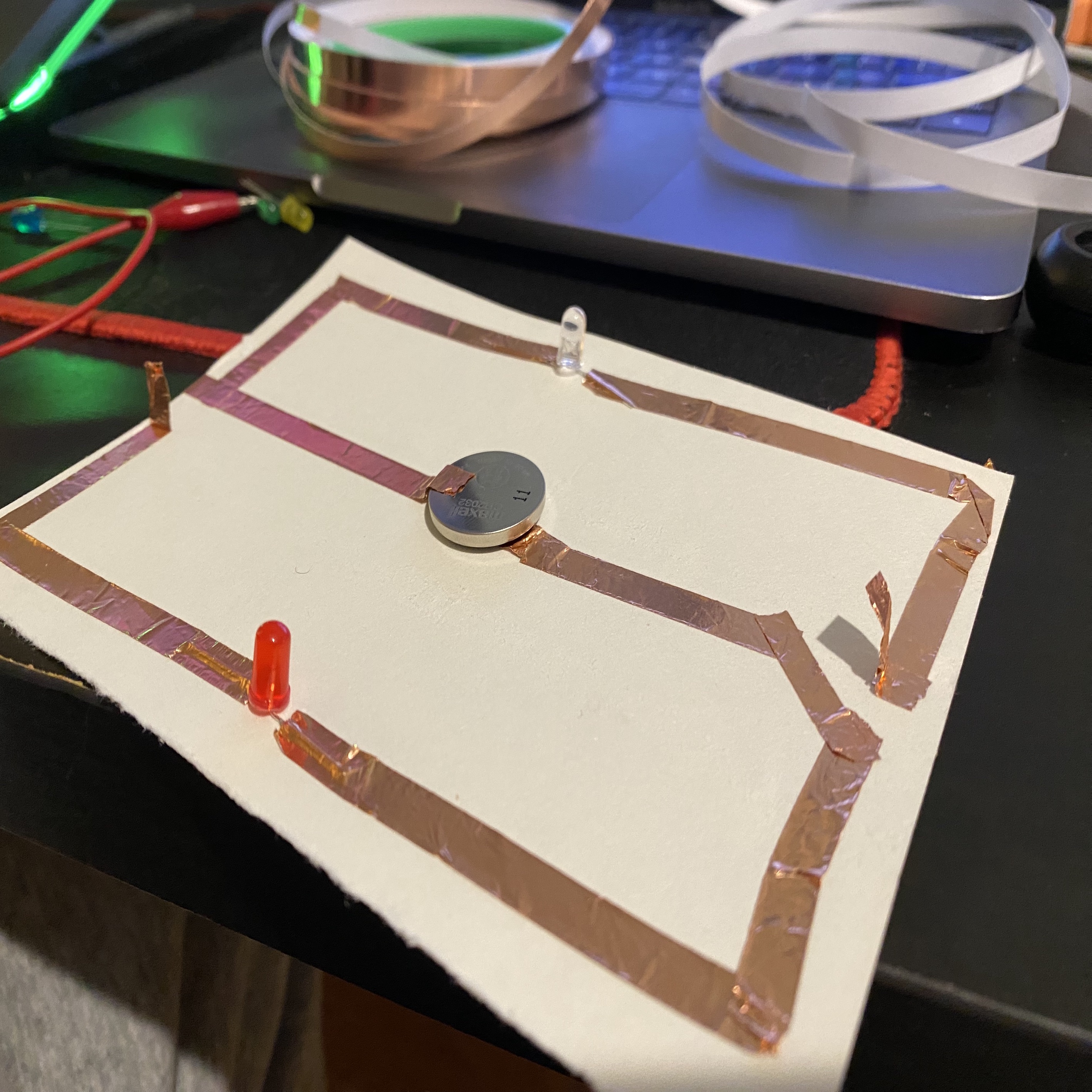 A circuit with two switches, each controlling one of the two lights.