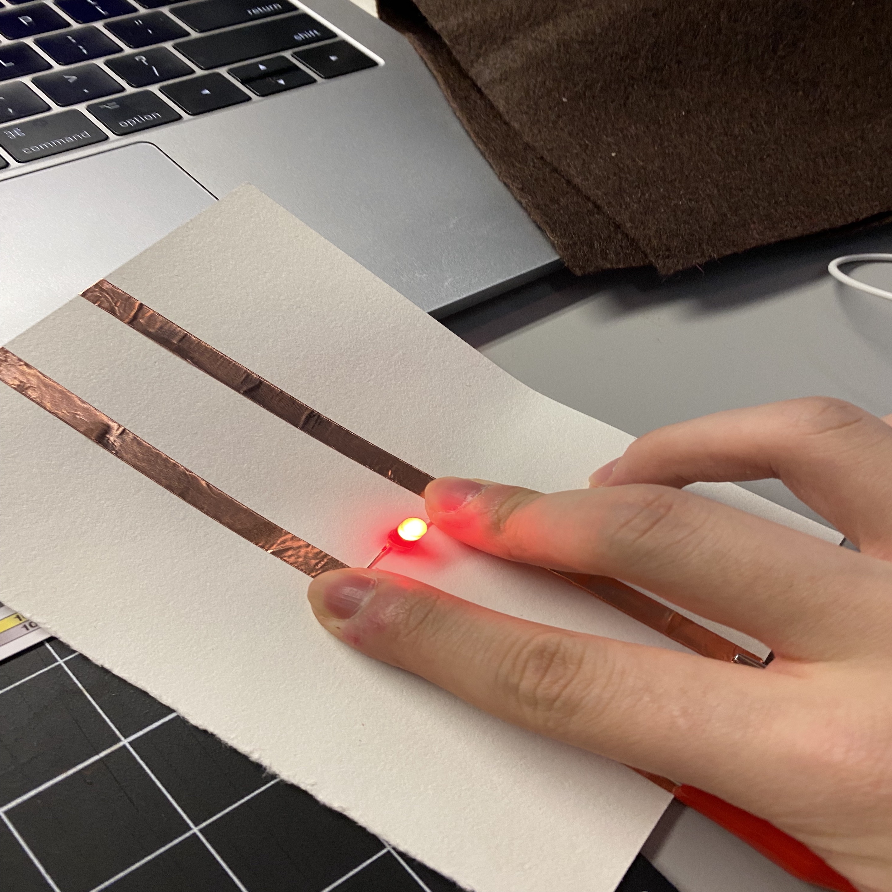 A circuit with only one LED light