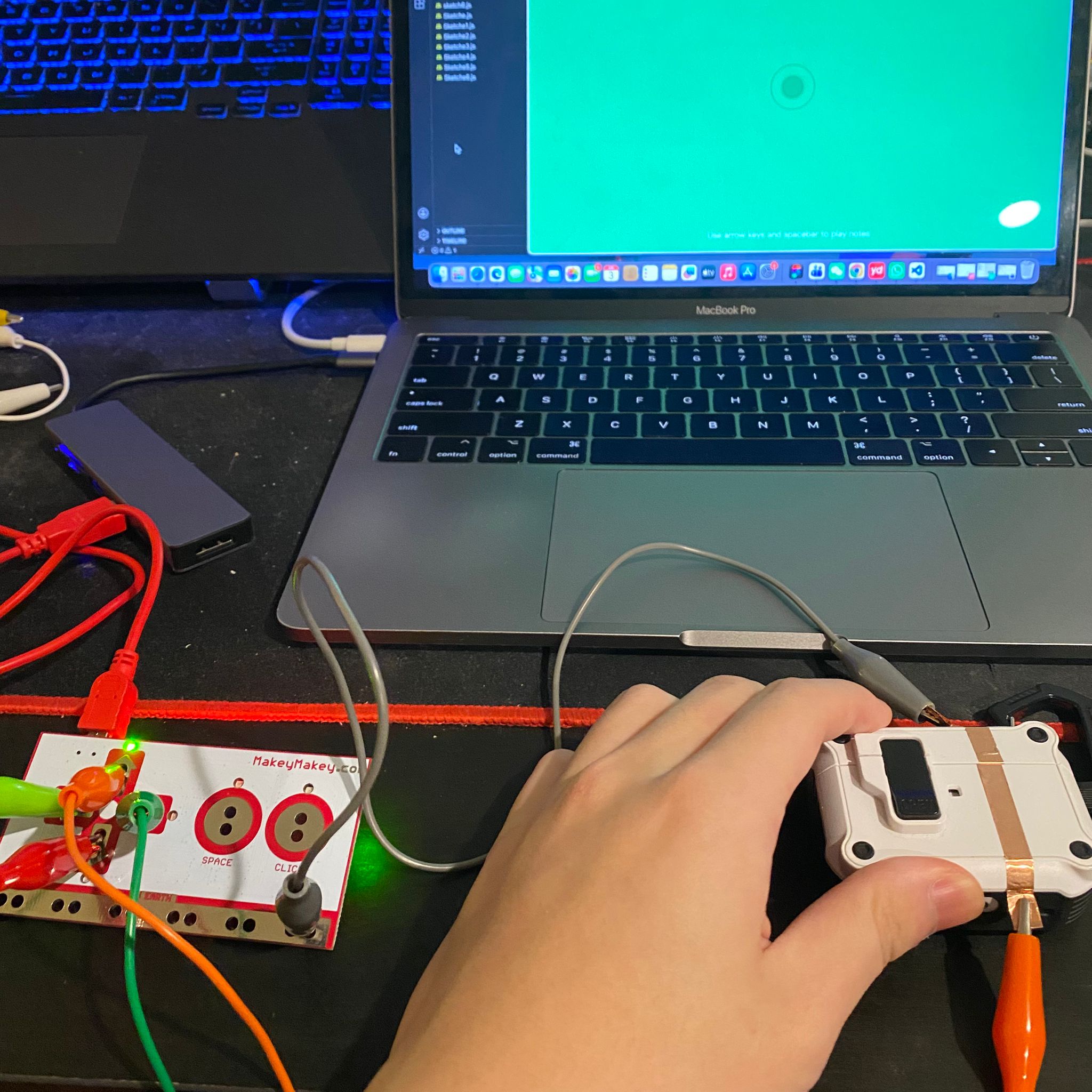 Connect different slots and conduct the switch experiment