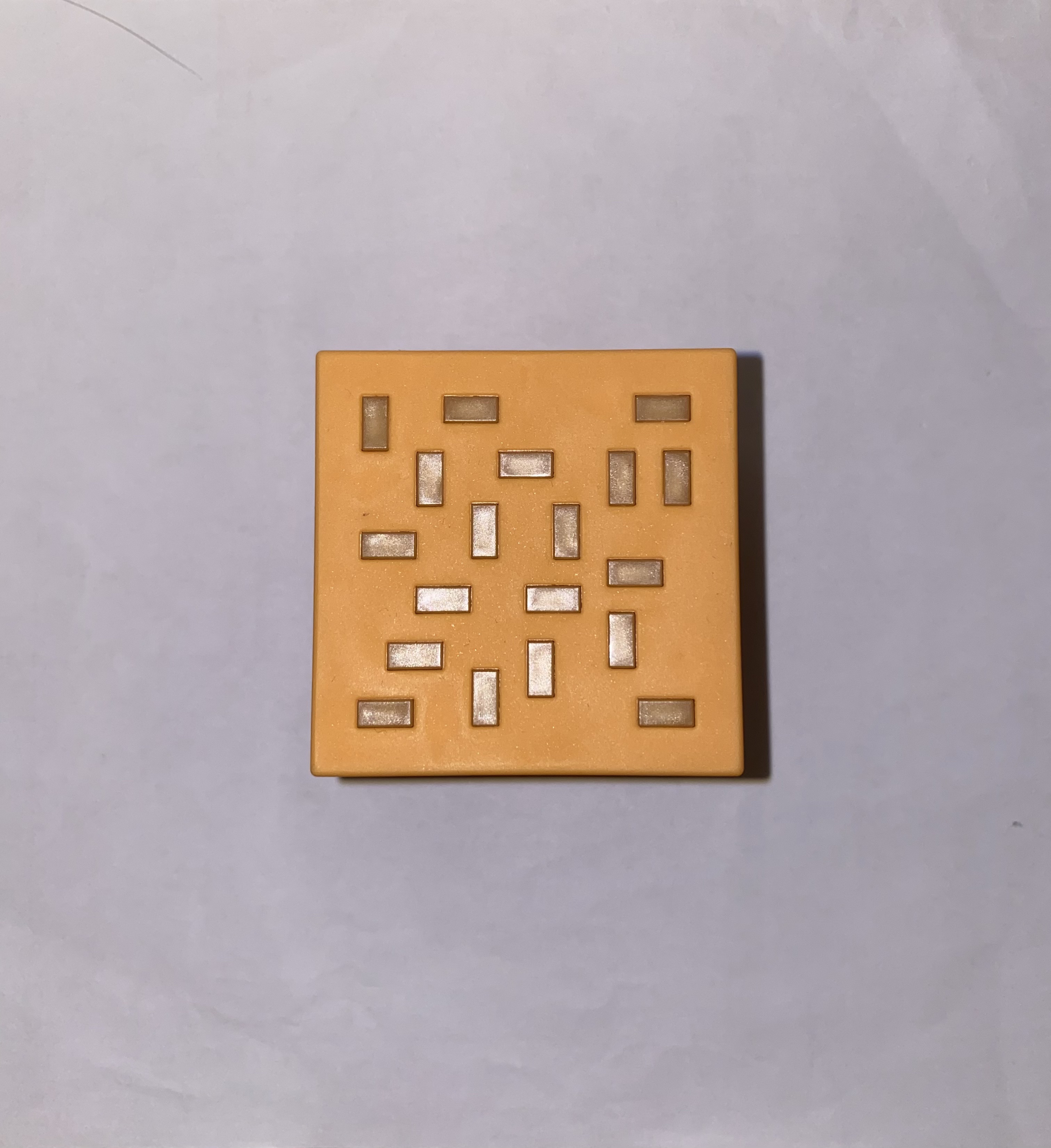 Top view of the hamburger-shaped toy